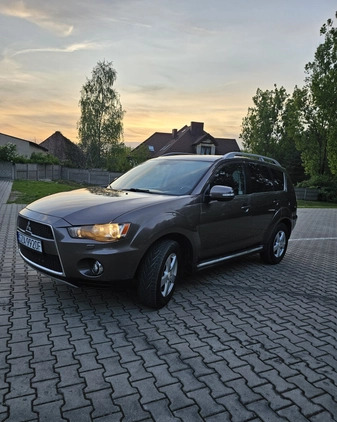 Mitsubishi Outlander cena 27500 przebieg: 273882, rok produkcji 2010 z Poręba małe 106